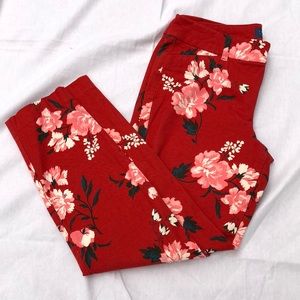 Old Navy Mid Rise Pixie pants - Size 6 Regular